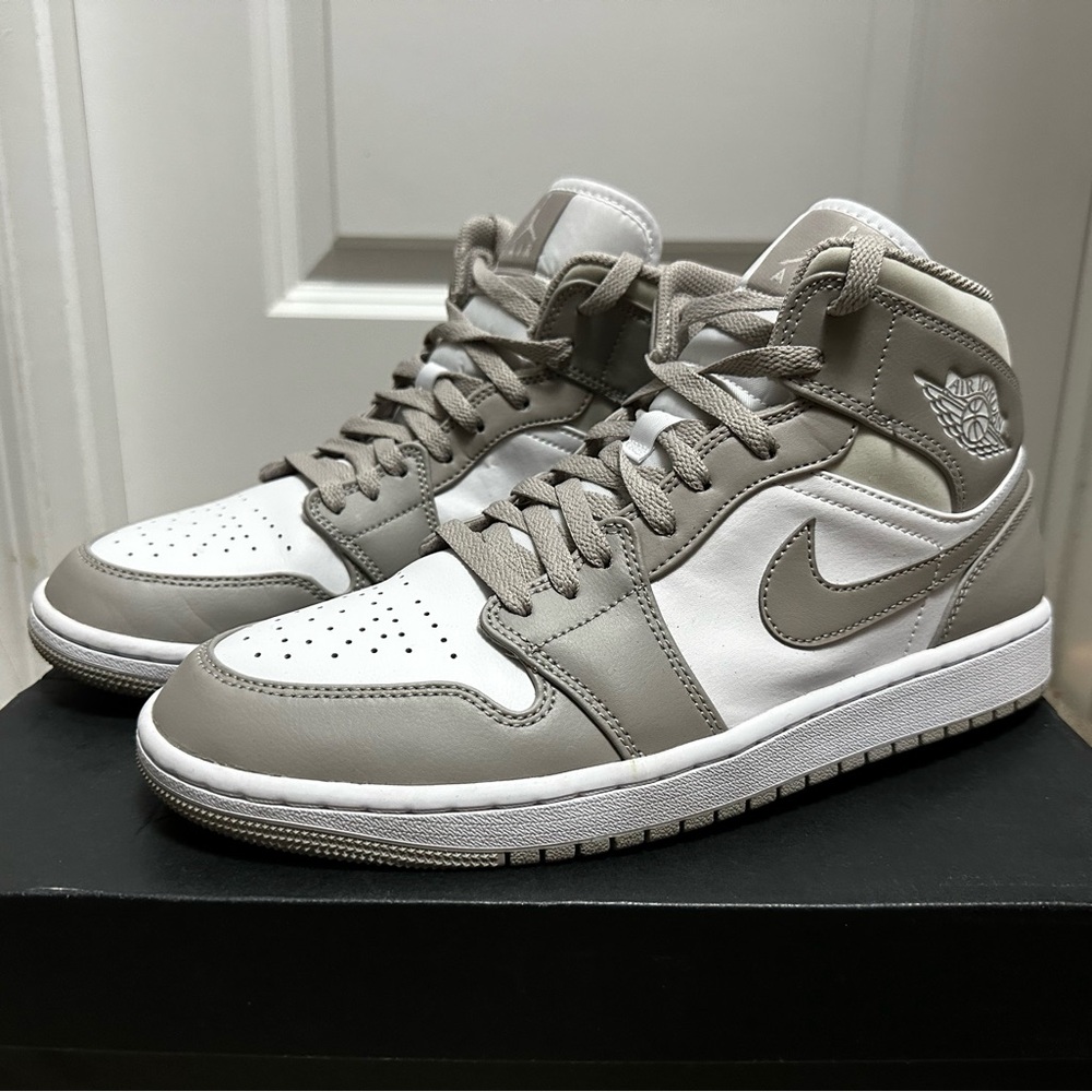 Nike Air Jordan 1 Mid - Linen